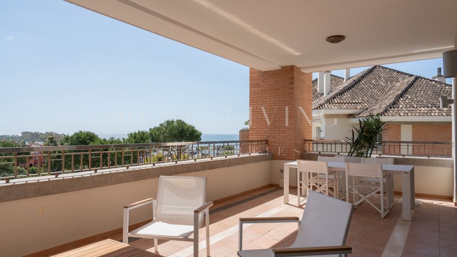 Exquisito Apartamento de lujo de 3 dormitorios en La Trinidad, Marbella Milla de Oro