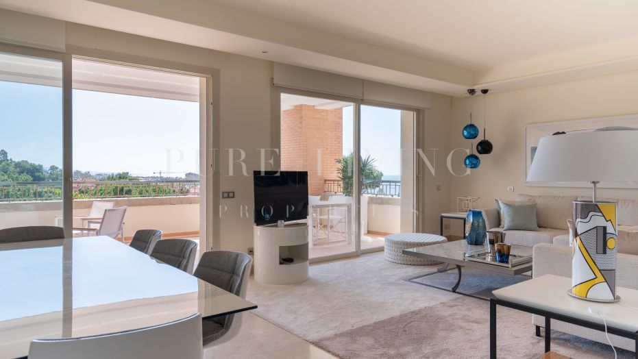 Exquisito Apartamento de lujo de 3 dormitorios en La Trinidad, Marbella Milla de Oro
