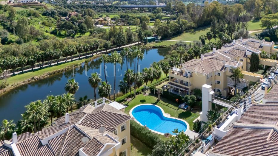 Contemporary Golfside Living with Lake Views in La Quinta