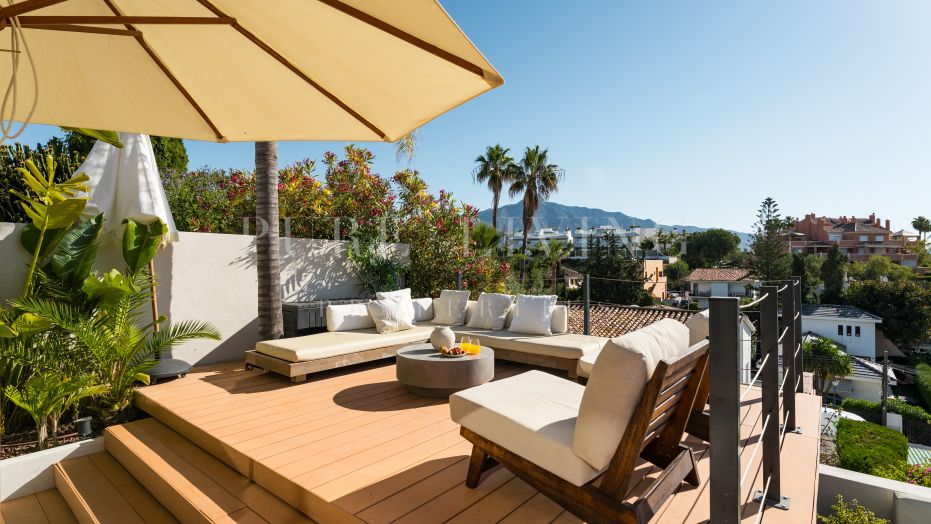 Villa View – Villa de Lujo Reformada con Vistas Panorámicas en Nueva Andalucía