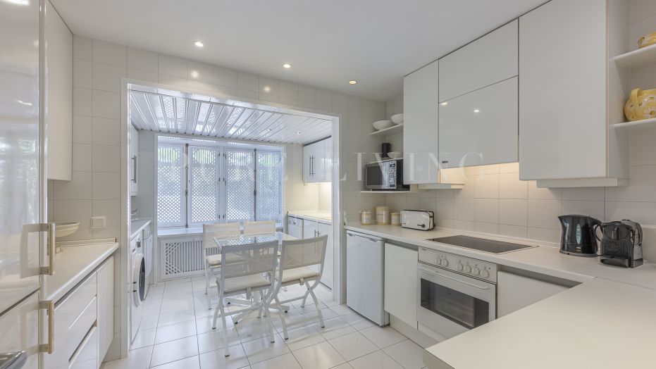 Élégante résidence de 3 chambres avec vue sur la mer et grande terrasse