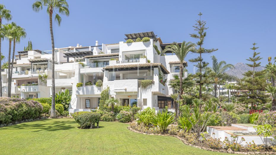 Élégante résidence de 3 chambres avec vue sur la mer et grande terrasse