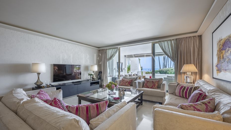 Élégante résidence de 3 chambres avec vue sur la mer et grande terrasse