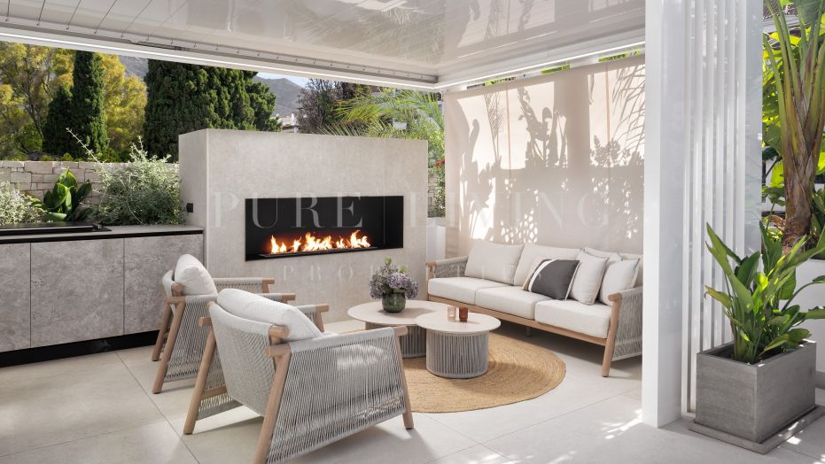 Gorgeous 3-bedroom duplex penthouse with a plunge pool and La Concha views, located on Marbella’s prime Golden Mile