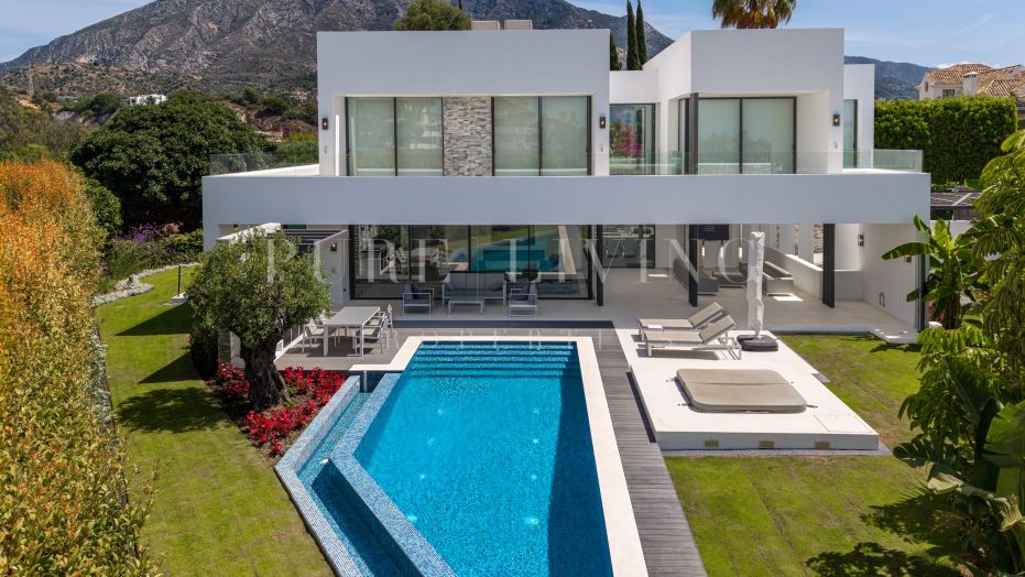 Elegante Villa Moderna en una Ubicación Privilegiada de la Milla de Oro