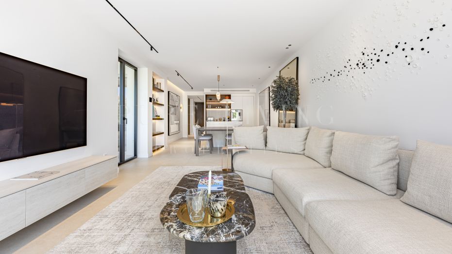 Penthouse duplex contemporain en bord de mer à distance de marche de Puerto Banús