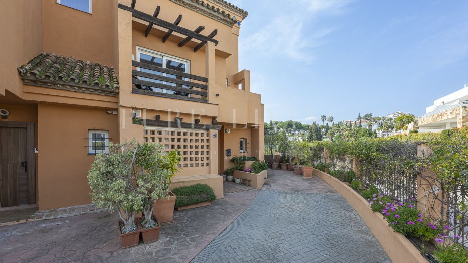 Casa familiar de 5 habitaciones cerca del hotel Puente Romano