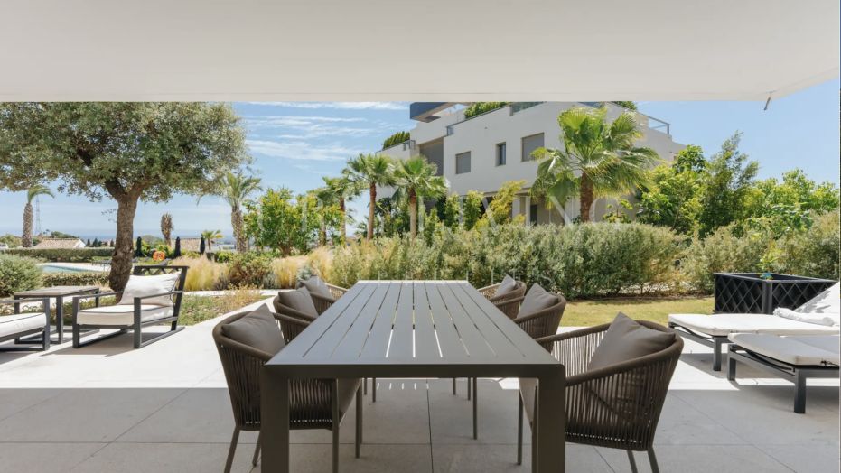 Appartement de luxe au rez-de-chaussée avec vue imprenable sur la mer situé à Los Arqueros, Benahavís