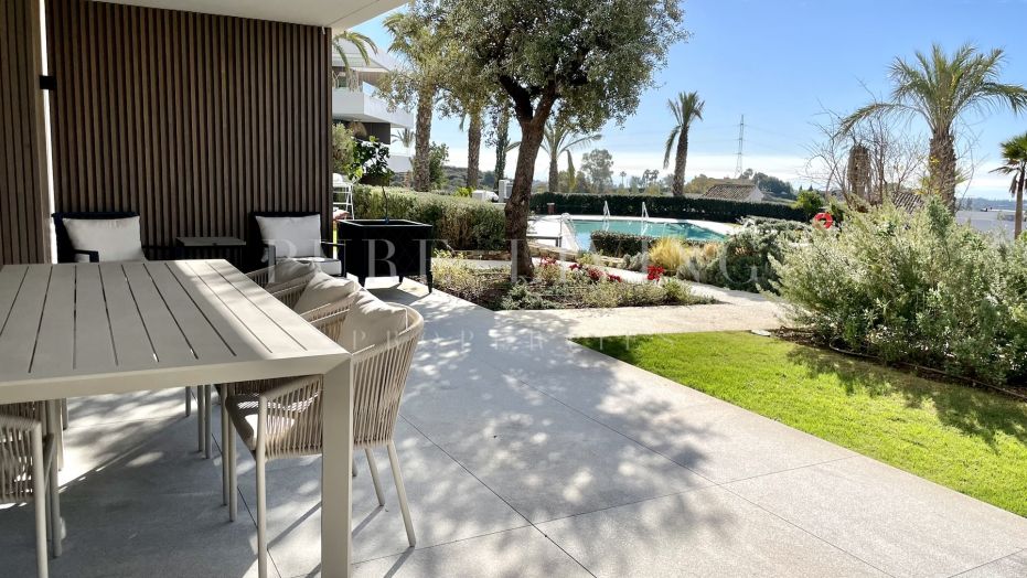 Luxury ground floor apartment with stunning sea views located in Los Arqueros, Benahavis