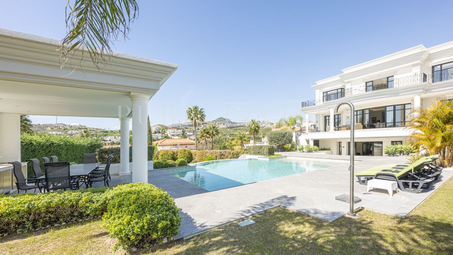 Elegant villa with 5 bedrooms for long term rent in la Alqueria, Benahavis