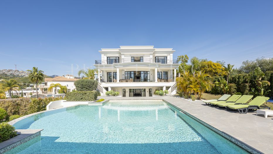 Elegant villa with 5 bedrooms for long term rent in la Alqueria, Benahavis