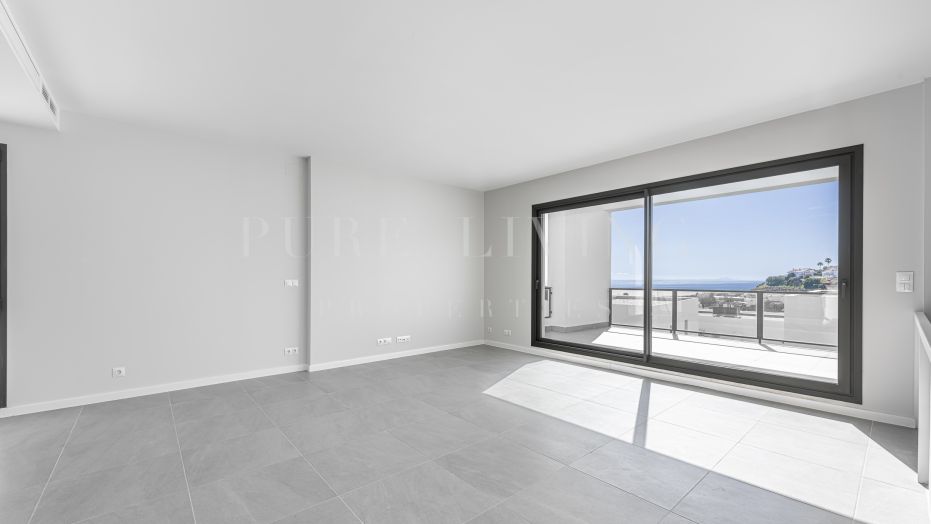 Casa Pareada Nueva de 3 Dormitorios con Hermosas Vistas al Mar y a la Montaña en Riviera del Sol