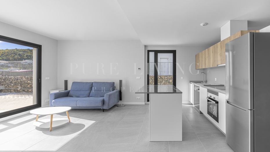 Casa Pareada Nueva de 4 Dormitorios con Vistas al Mar y a la Montaña en Riviera del Sol