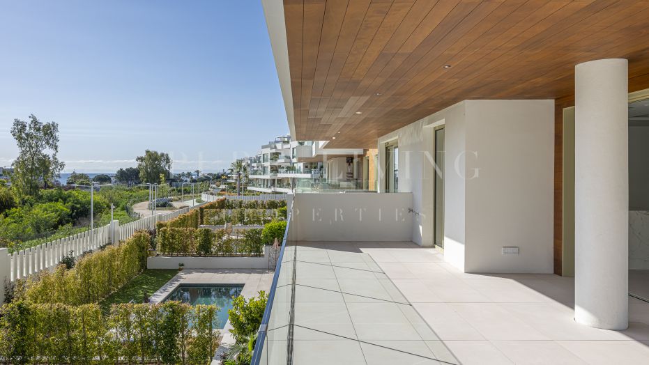 Elegant Luxury Apartment on Marbella’s Golden Mile with Expansive Terrace and Open Views