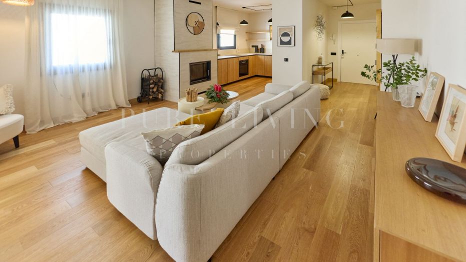 Exceptional two-bedroom apartment with a private terrace, ideally situated in the exclusive beachfront community of Playas del Duque, Puerto Banús