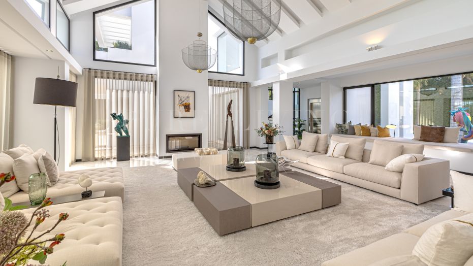 Contemporary Luxury Villa in Guadalmina Baja