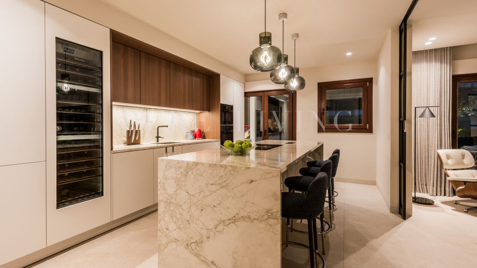 Luxe duplex penthouse in Lomas del Rey – Golden Mile, Marbella