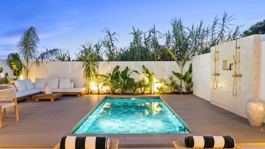 Casa Zia – Élégante Maison de Ville au Design Minimaliste à Nueva Andalucía