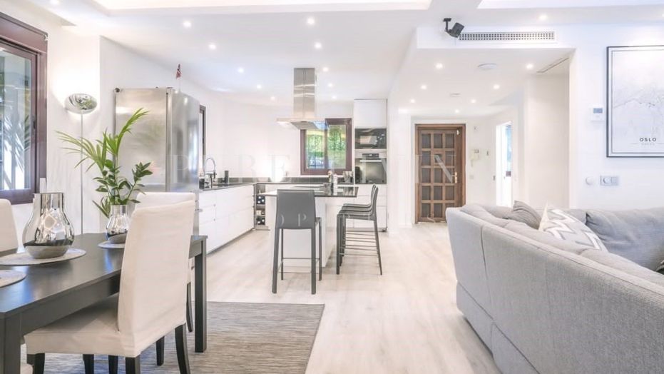 Semi Detached House for sale in Jardines de las Lomas, Marbella Golden Mile