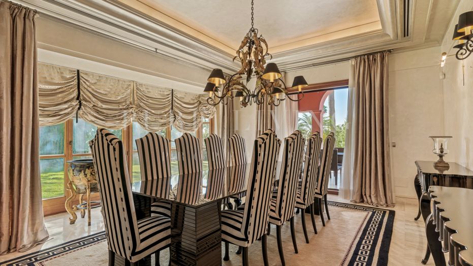 Exquise villa andalouse à Sierra Blanca, Marbella – Vues imprenables sur la Méditerranée, Gibraltar et l'Afrique.