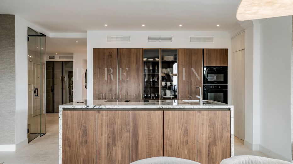 Vijf slaapkamer duplex penthouse aan Marbella's Golden Mile