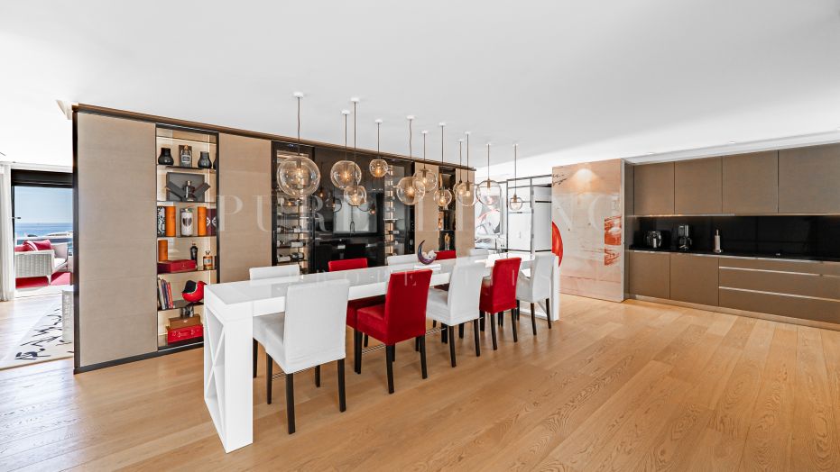 Luxe penthouse aan het strand in Puerto Banús