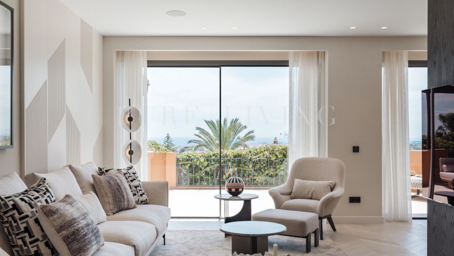 Superbe appartement de quatre chambres récemment rénové à Les Belvédères, Nueva Andalucía.