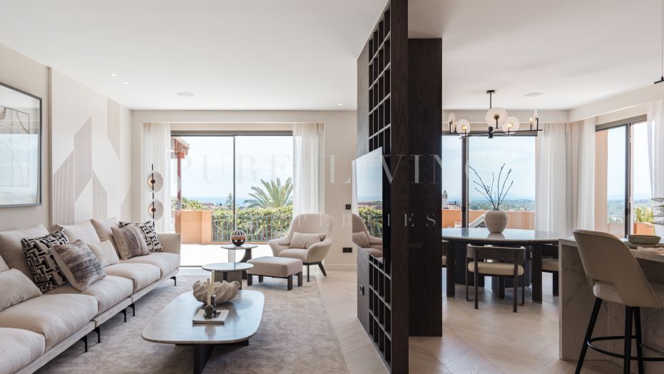 Superbe appartement de quatre chambres récemment rénové à Les Belvédères, Nueva Andalucía.