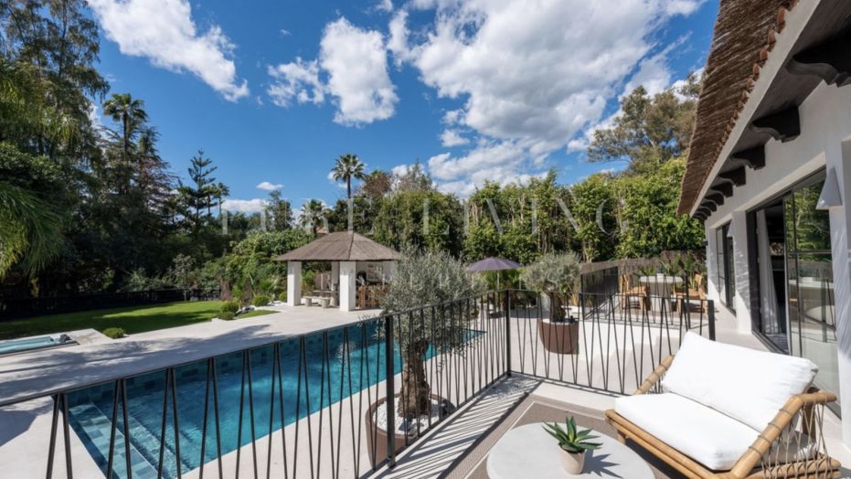 Impresionante villa de 5 dormitorios con impresionantes vistas a la montaña en primera, Nueva Andalucía