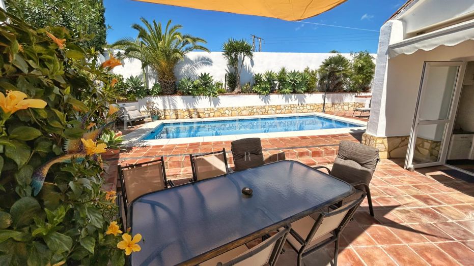 Villa in El Chaparal with short walking distance to beach