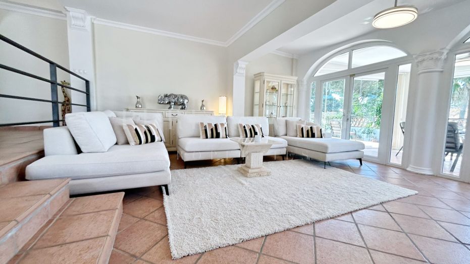 Villa in El Chaparal with short walking distance to beach