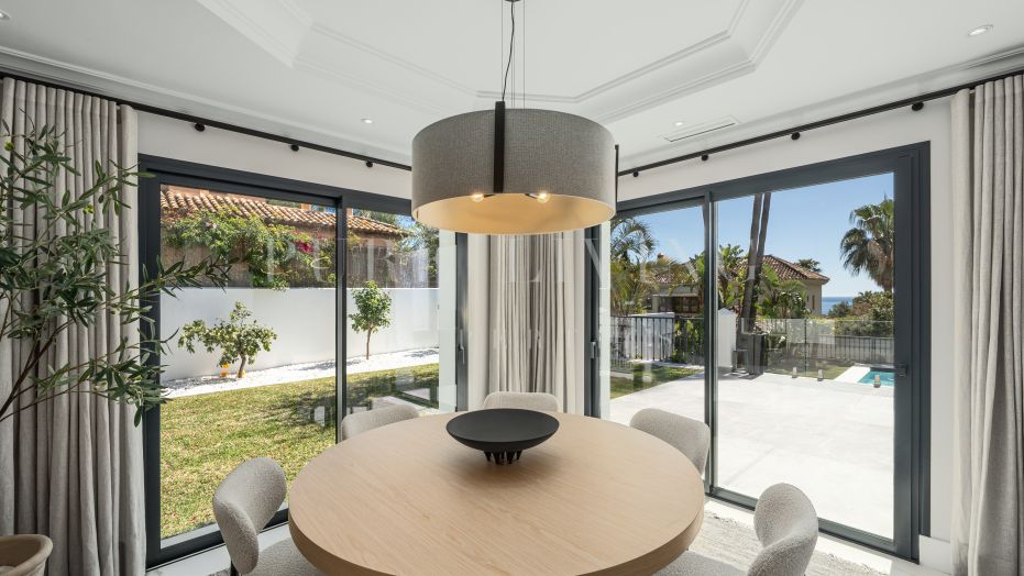 Luxe villa in beveiligde gemeenschap van Altos Reales.