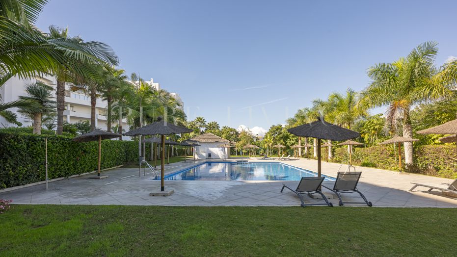 Impresionante apartamento de 3 dormitorios en Parque del Sol, Guadalmina Baja