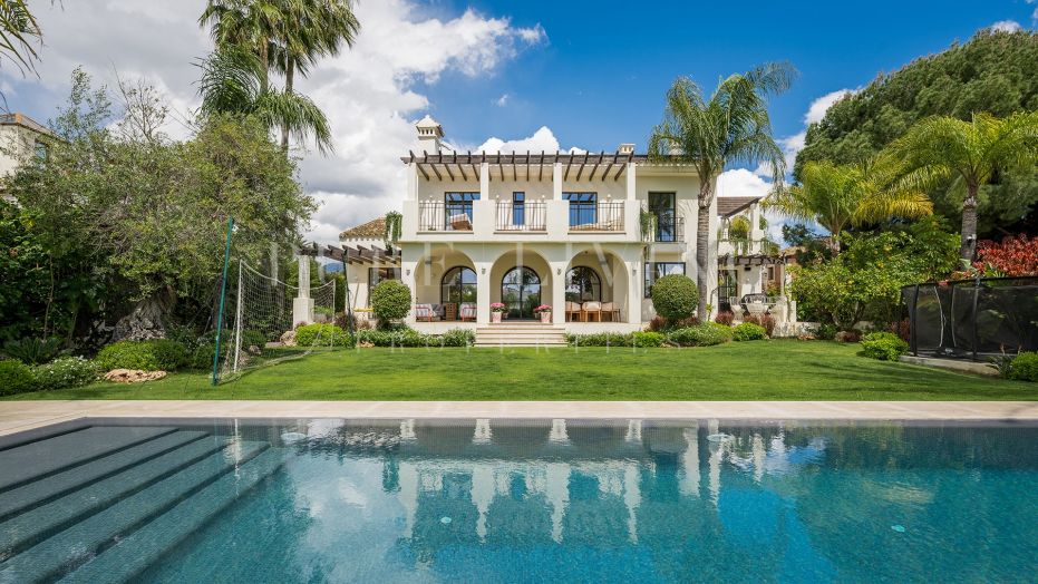 Luxury Beachside Villa for Rent in San Pedro Playa