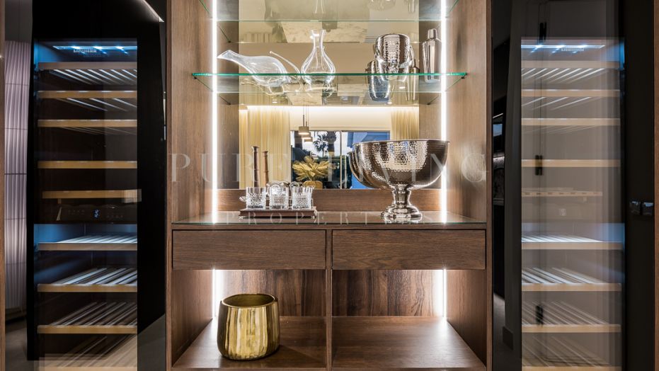 Modern Wonen met Uitzicht op Zee in Palm Beach, Marbella Oost