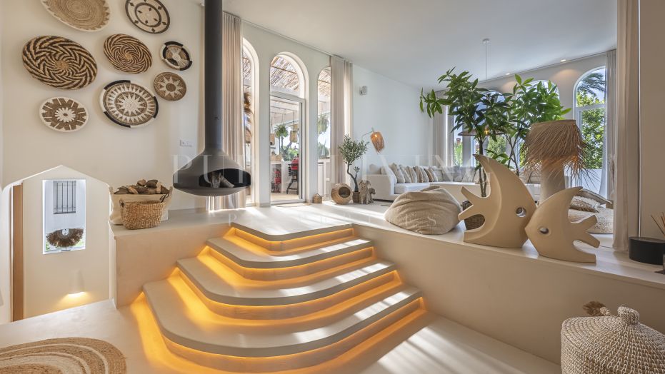 Prachtige woning met vier slaapkamers in Las Lagunas, Atalaya de Río Verde.