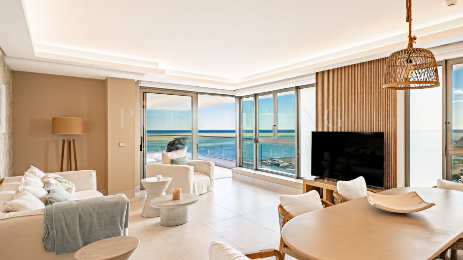Modern 3 bedrooms apartment in Tower of Malaga with panoramic sea views