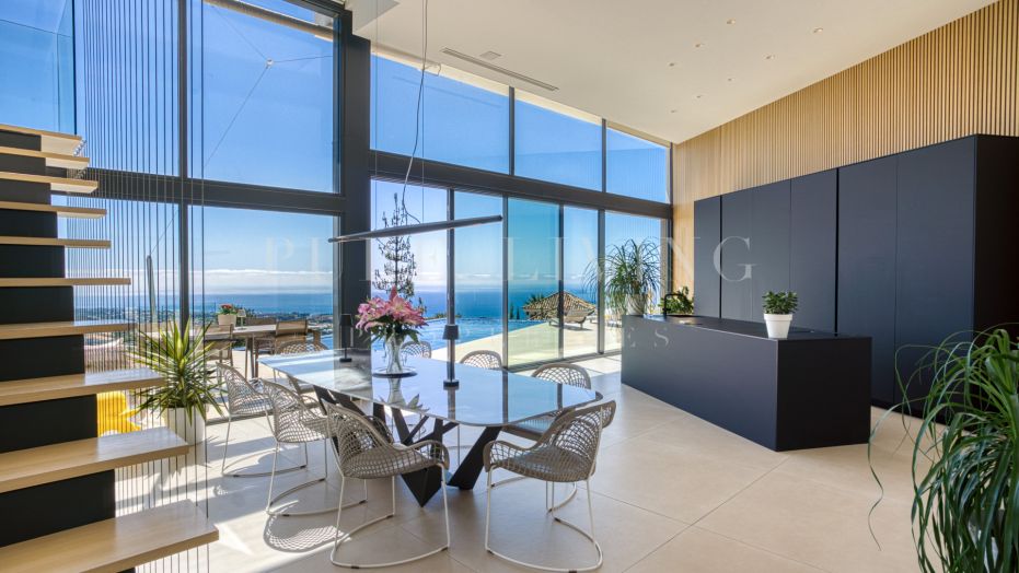 Contemporary 4-bedroom panoramic sea view villa with Infinity pool in Altos de Los Monteros, Marbella East