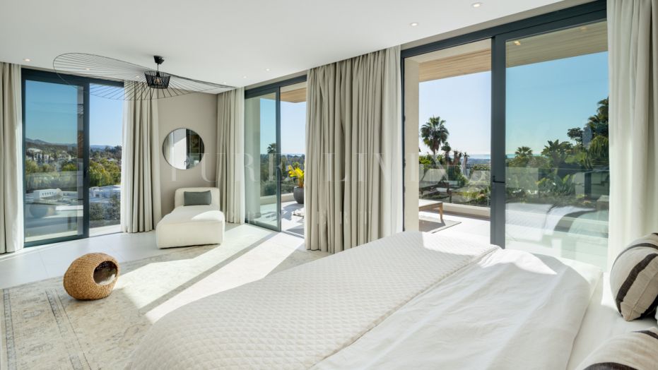Contemporary Villa with Panoramic Sea Views in La Cerquilla, Nueva Andalucía