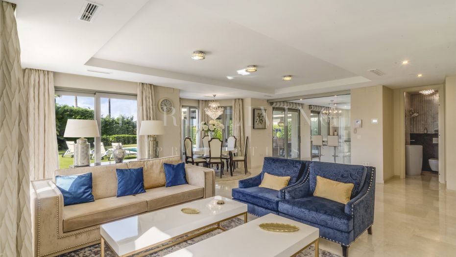 Stunning beachfront villa for sale in Marbella East