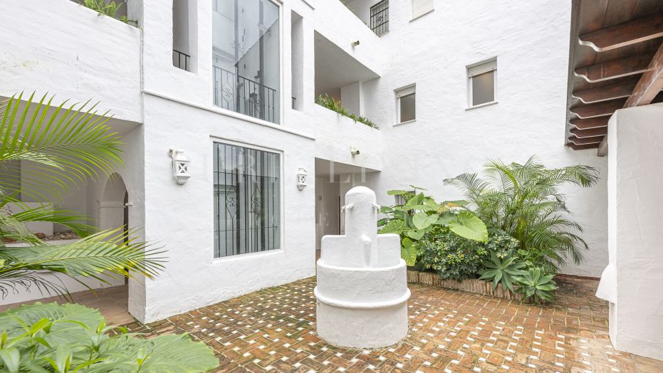 Appartement met 4 slaapkamers en uitzicht op het zwembad, op een steenworp afstand van het strand