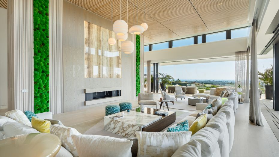 Een hedendaags meesterwerk van de beroemde architect Tobal, gelegen in de La Quinta Golf & Country Club.