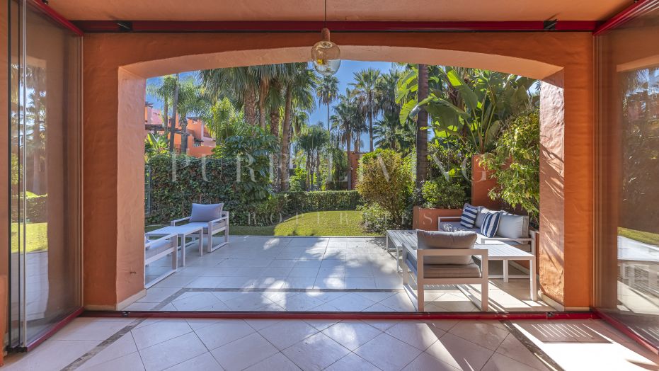 Maison de ville exclusive à Puente Romano Luxe et charme méditerranéen