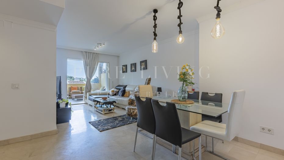 Prachtig appartement met spectaculair panoramisch uitzicht in La Quinta Golf, Benahavís