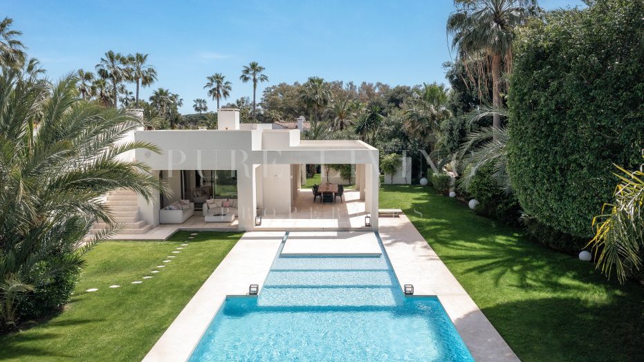 Villa de cinq chambres en bord de mer à Marbella Est
