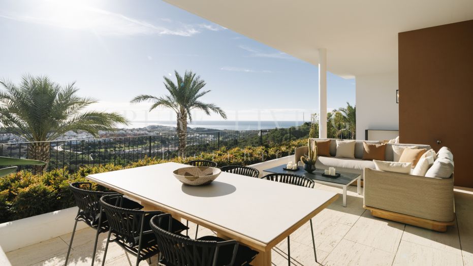 Sophisticated frontline golf three bedroom apartment in the luxurious Finca Cortesin in Casares