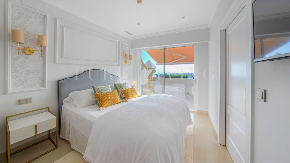 Ático en la Milla de Oro con jacuzzi privado y vistas al mar