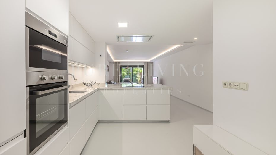 Elegant appartement met twee slaapkamers op de begane grond met privétuin in Hacienda El Palmeral