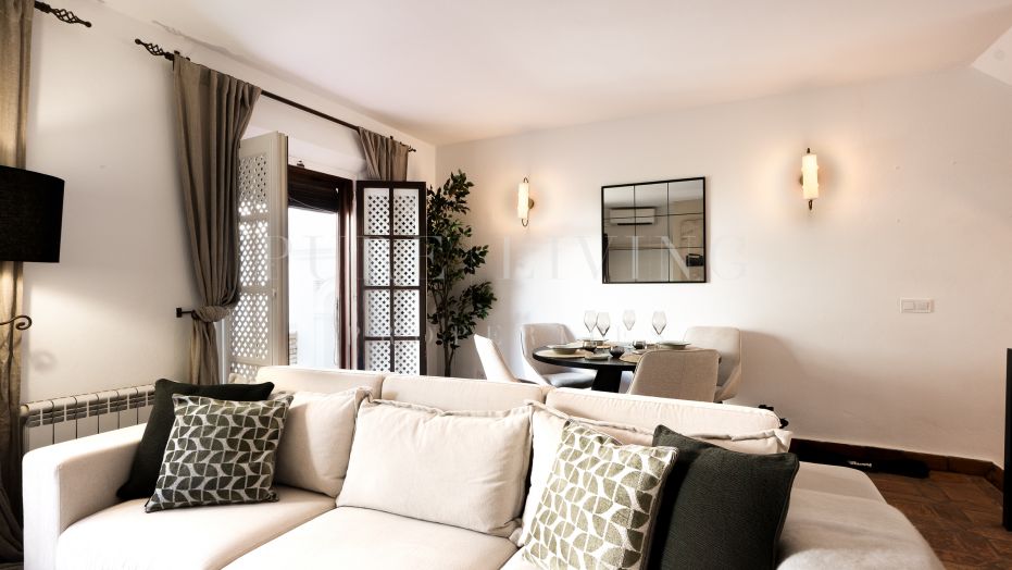 Maison de ville récemment rénovée à Lomas del Marbella Club Pueblo, Golden Mile, Marbella