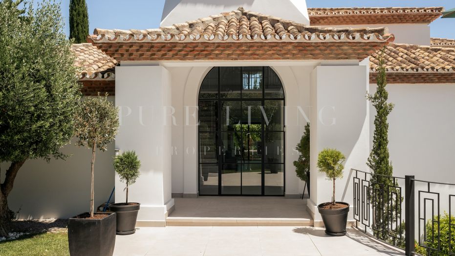 5-Bedroom Villa with Sea Views and South-West Orientation in Nueva Andalucía